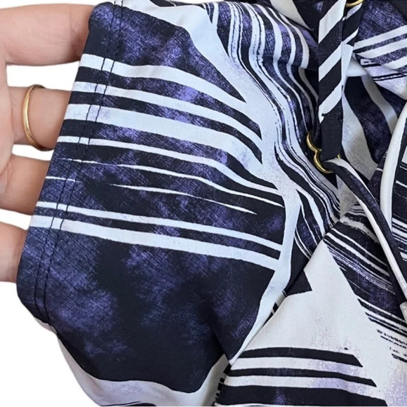 LA BLANCA One Piece Bali Hai Underwire Tummy-Control One-Piece Swimsuit Size 4 - Picture 3 of 11